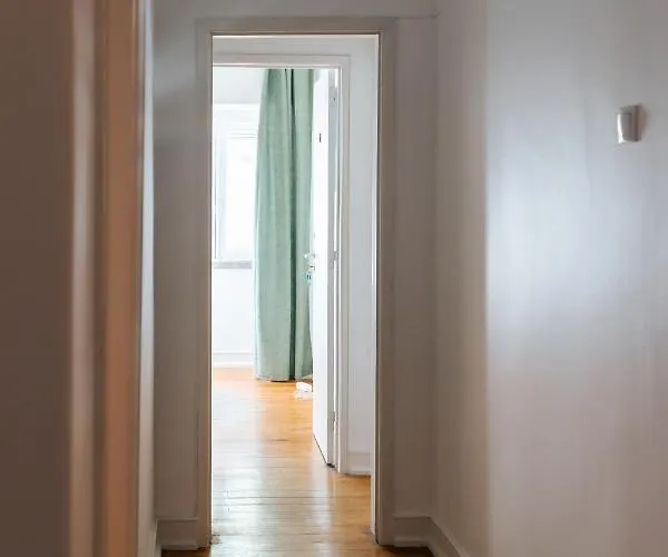 Daniela's Central 206